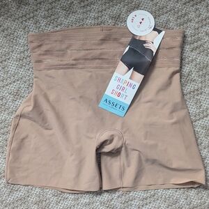 Assets By Spanx Short